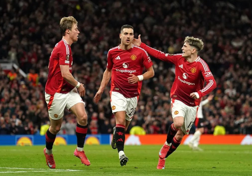 Leisu Sports-包含法国杯倒计时,曼联清晨外线爆发,细节引发关注,信心回归,团队化学反应显著的词条